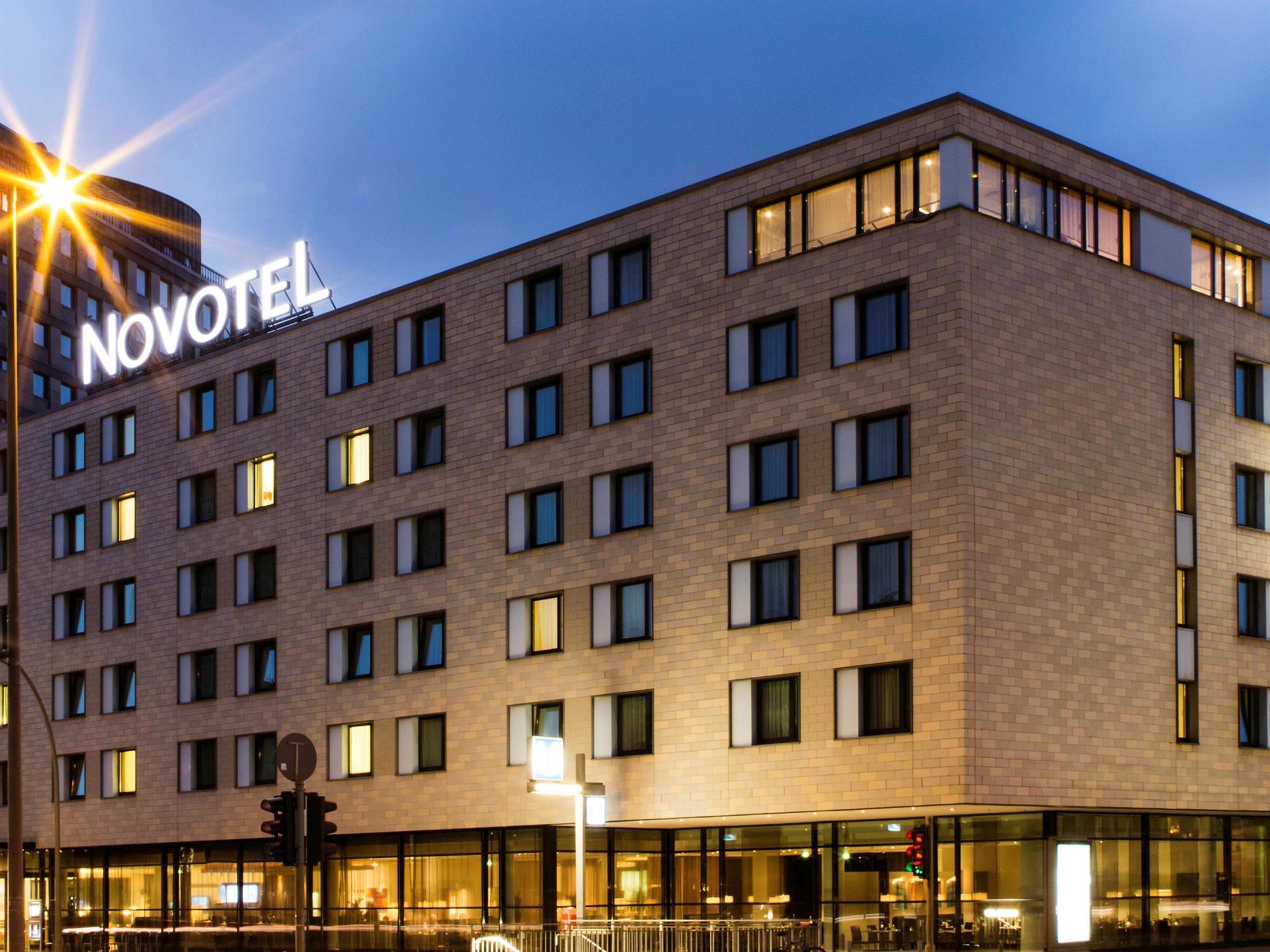 Novotel Hamburg City Alster Exterior photo