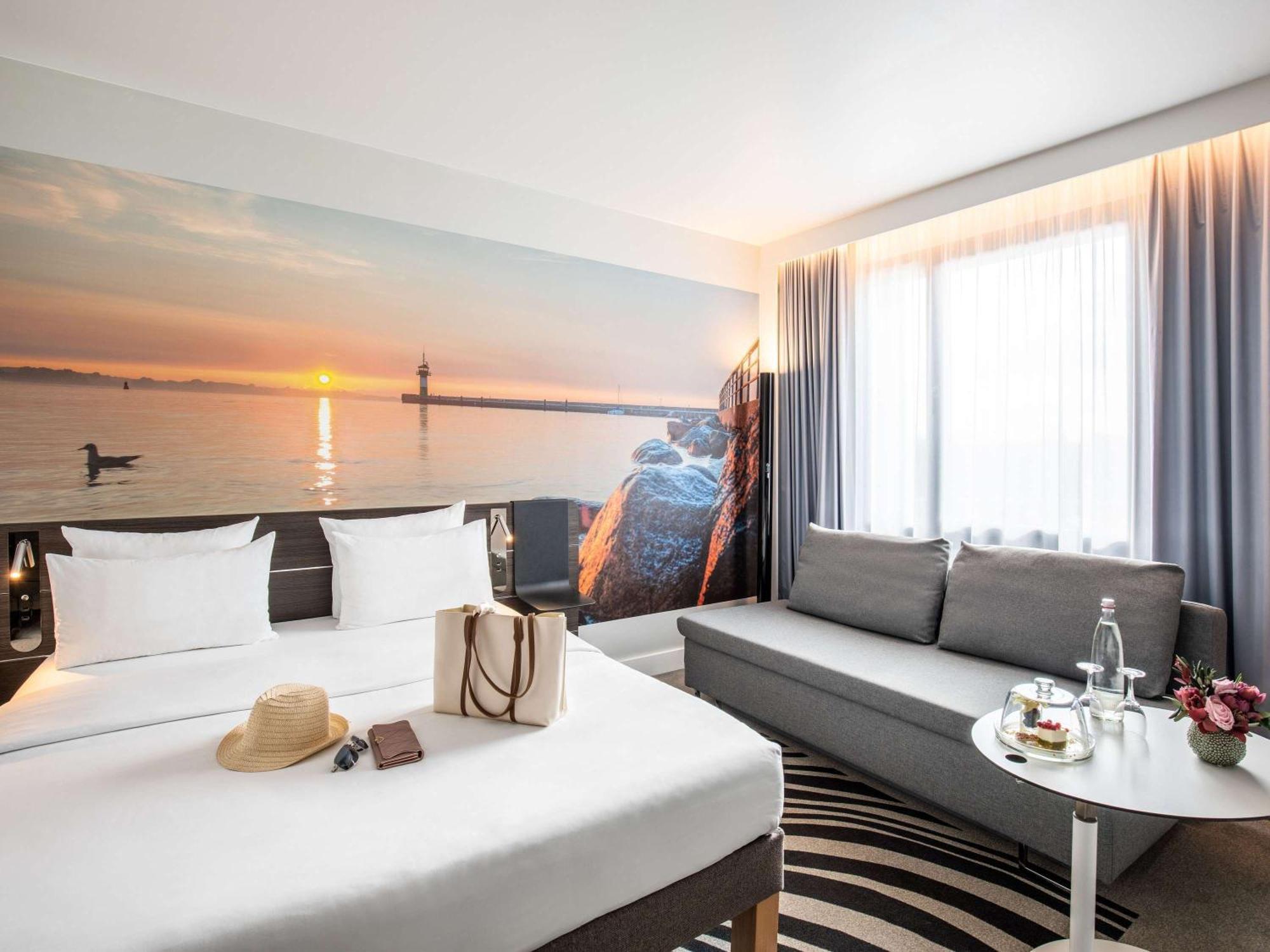 Novotel Hamburg City Alster Exterior photo