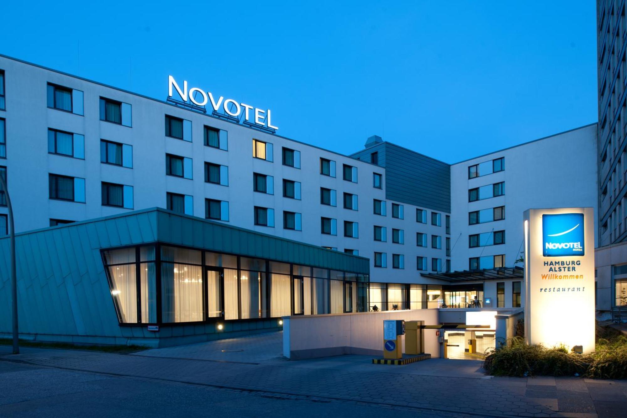 Novotel Hamburg City Alster Exterior photo